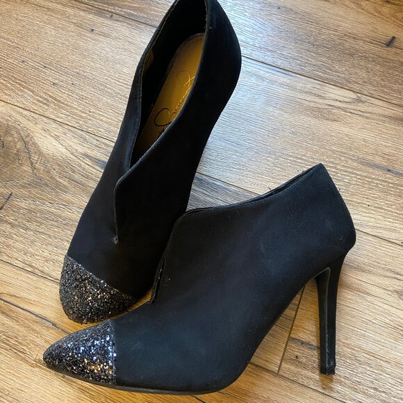 booties - Picture 1 of 3